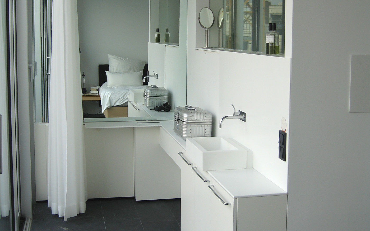 Kleines Badezimmer Tischler-Anfertigung